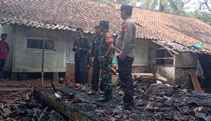 Mak Koko dan Rumah yang Hilang: Kisah dari Kampung Cikiray Tanjungjaya