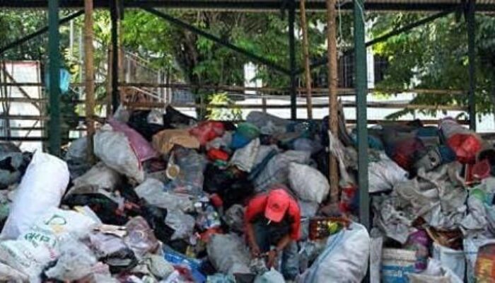 Bayar Pajak Cukup dengan Sampah? Bisa Banget di Desa Ini!