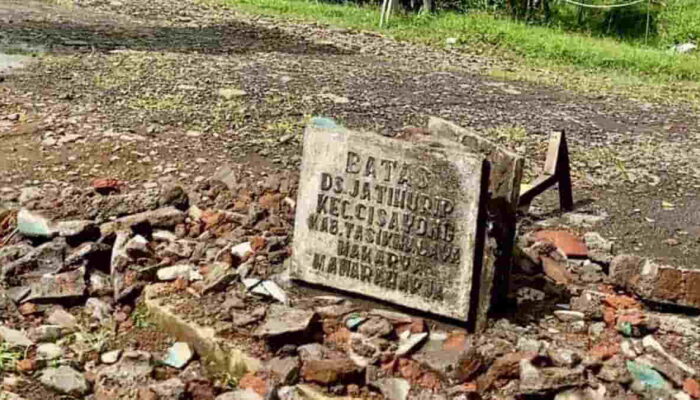 Polemik Tugu Batas Desa Sukaraharja: Aksi Sepihak Picu Ketegangan