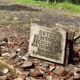 tugu batas desa