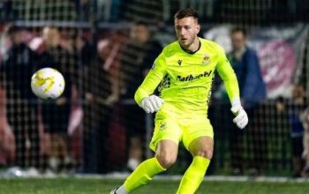 Adam Przybek kiper persib