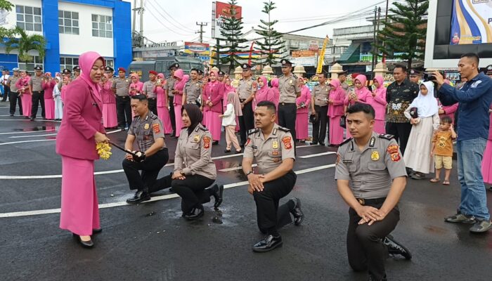 Bunga dan Harapan Warnai Kenaikan Pangkat 69 Anggota Polres Tasikmalaya 2 IMG 20250630 WA0010