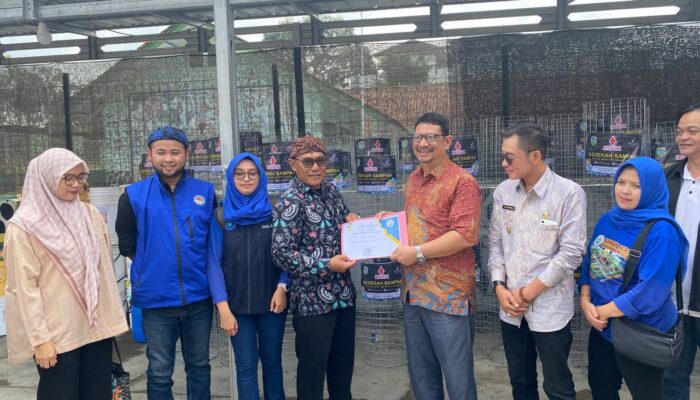 Kemendes RI Apresiasi Desa Mekarwangi, Kecamatan Cisayong: Unggul dalam Kelola Sampah dan Ekspor Rebana