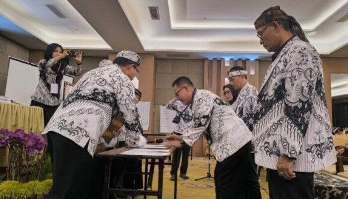 Ketua Baru PGRI Kota Tasikmalaya Ajak Guru Bersatu Demi Kemajuan Organisasi