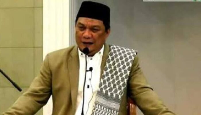 Innalillahi, Tiba-tiba Terduduk dan Jatuh, Ustadz Yahya Waloni Wafat di Atas Mimbar