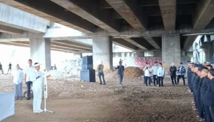 Lagi, Bikin Heboh! Dedi Mulyadi Lantik Pejabat di Kolong Jembatan: Tamparan Keras untuk Birokrasi Pasif
