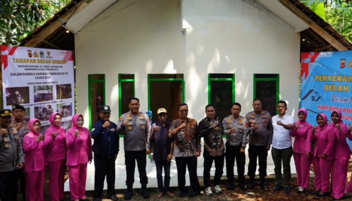 Hari Bhayangkara, Kapolres Tasikmalaya Bangun Harapan Lewat Rumah Baru untuk Buruh Harian di Mangunreja 3 IMG 20250710 WA0015