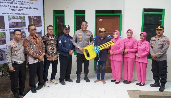Hari Bhayangkara, Kapolres Tasikmalaya Bangun Harapan Lewat Rumah Baru untuk Buruh Harian di Mangunreja