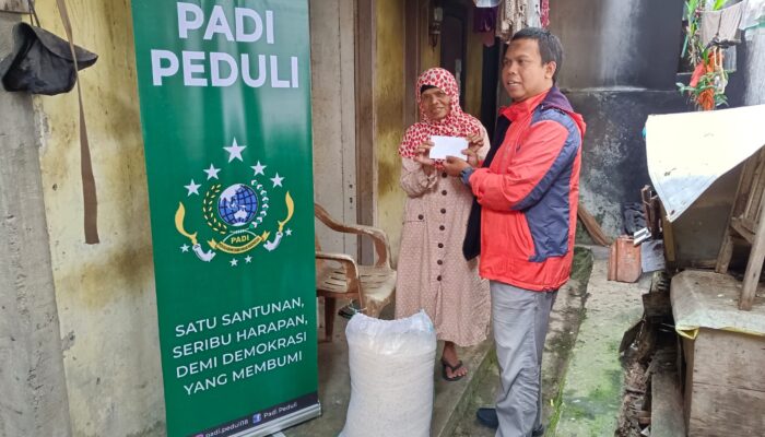 Aksi “Save Jompo”: Lansia di Tasikmalaya Dapat Bantuan Beras dan Uang Tunai