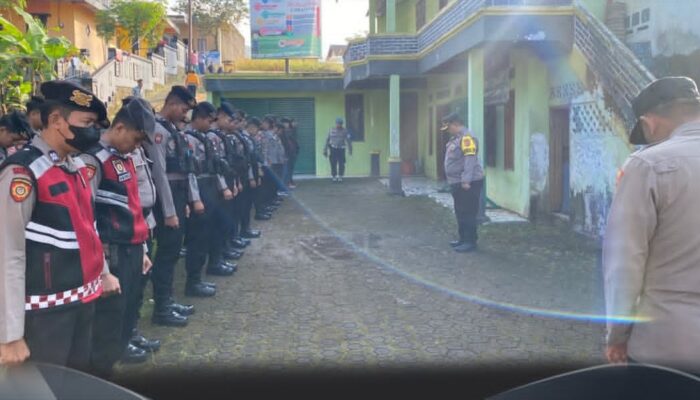 Ada Apa? Polres Tasikmalaya Kota Terjunkan 82 Personel Amankan Audiensi Warga Desa Buniasih dengan Kepala Desa