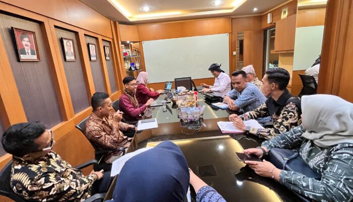 Diky Chandra Dampingi Honorer Temui KemenpanRB, Bawa Harapan Masa Depan ASN