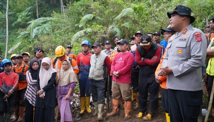 Tujuh Hari Pencarian Korban Longsor Salawu Tasikmalaya Dihentikan, Dua Korban Belum Ditemukan