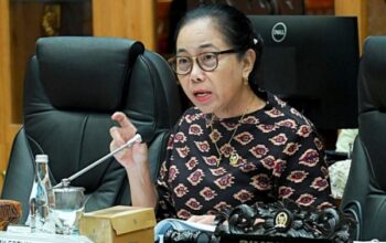 my esti soroti kasus pungli dan manipulasi data dalam proses spmb WgfuTLEb6K