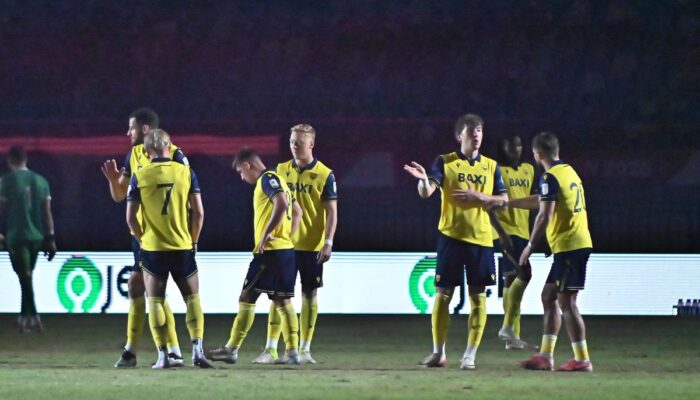 Oxford United Bantai Arema FC 4-0 dan Melaju ke Final Piala Presiden 2025 2 oxford united vs arema2