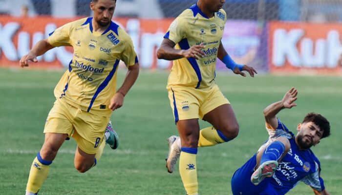 Persib Gagal Maksimalkan Dua Penalti, Ditahan Imbang PSIM 1-1 di Bantul
