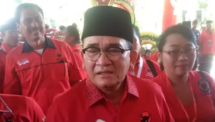 Ruhut Sitompul Soroti Retaknya Kemesraan Prabowo-Jokowi: “Kami Tak Mengira”