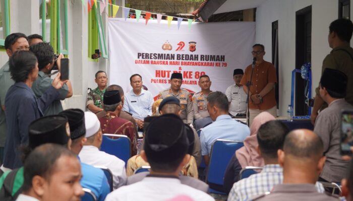 Kapolres Tasikmalaya Kota Resmikan Bedah Rumah Warga di Cipari