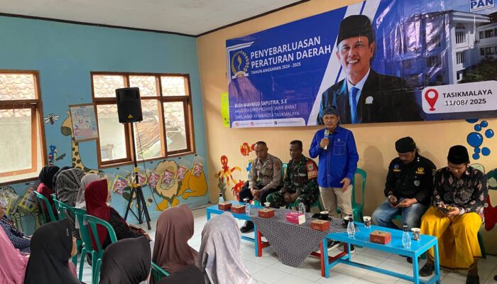 Budi Mahmud Saputra Gelar Reses dan Sosialisasi Perda di Desa Purwasari Cisayong