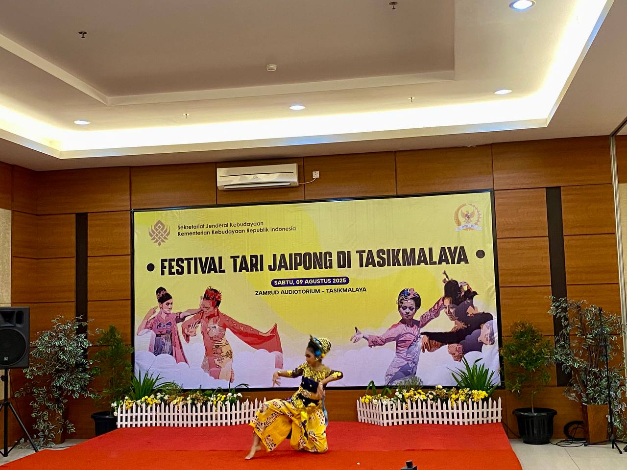 Wakil Wali Kota Tasikmalaya Resmikan Festival Tari Jaipong, Singgung Pentingnya Kepedulian Wakil Rakyat pada Seni Budaya 1 jaipong1