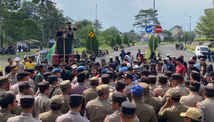 Dua Penyusup Diamankan Polisi Saat Aksi HMI di Kantor Bupati Tasikmalaya 2 IMG 20250901 WA0028