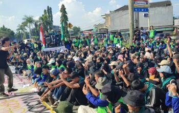 Demo di Bale Kota Tasikmalaya