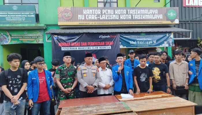 Tagar #TidakAdaKabarBaikDiIndonesia, PMII Tasikmalaya Suarakan Tuntutan di Jalan Raya