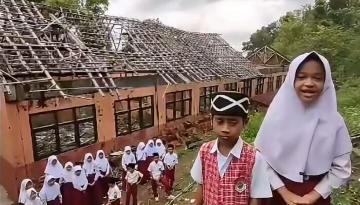 Viral! Siswa SDN Curug Telu Culamega Minta Gubernur Jabar Renovasi Sekolah yang Hampir Ambruk