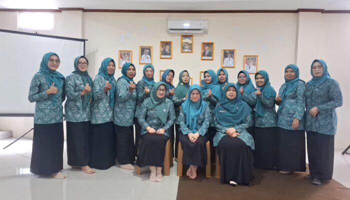 Hj Retno Widyastuti Pimpin Tim PKK Kabupaten Tasikmalaya Bina Wilayah ke Desa Jatihurip Cisayong 