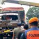 Nyaris Tewaskan Warga! Truk Fuso Rem Blong Akhiri Laju di Genta Kereta Rajapolah
