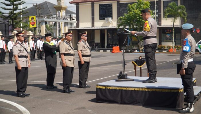 Kapolres Tasikmalaya Pimpin Sertijab Kapolsek Cikalong dan Salopa, Ini Pesan Tegasnya