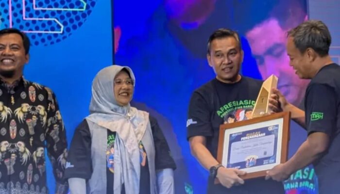 Selamat! Kota Tasikmalaya Raih Juara Umum Anugerah Guru dan Tenaga Kependidikan Jawa Barat 2025