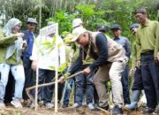 Salawu Hijau: Wabup Tasikmalaya Ikuti Penanaman Serentak Bambu