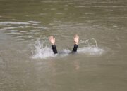 Diduga Terpeleset Saat Menyeberang, Nenek Lansia Meninggal di Sungai Curug Landung Tasikmalaya