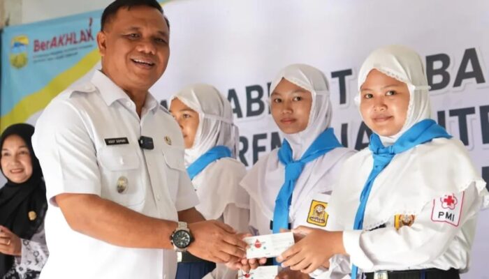 Anemia Remaja Masih Tinggi, Wabup Tasikmalaya Turun Tangan Bagikan Tablet Tambah Darah di SMPN 1 Sukaraja