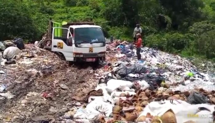 TPA Ciorai Tasikmalaya Diduga Melanggar Standar: Pekerja Tanpa APD, Risiko Kecelakaan Mengintai