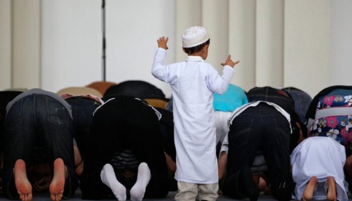 Bukan Sekadar Mendidik, Orang Tua Bertugas Menumbuhkan Iman yang Sudah Allah Tanam