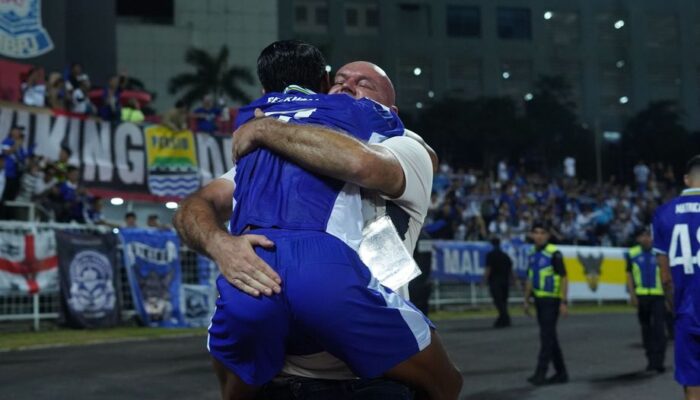 Bojan Hodak dan Beckham Putra Borong Penghargaan Santini JMTV Awards 2025, Bukti Dominasi Persib