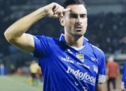 Persib Bandung Taklukkan PSM 1-0, Penalti Gagal Tak Hentikan Langkah ke Puncak Klasemen