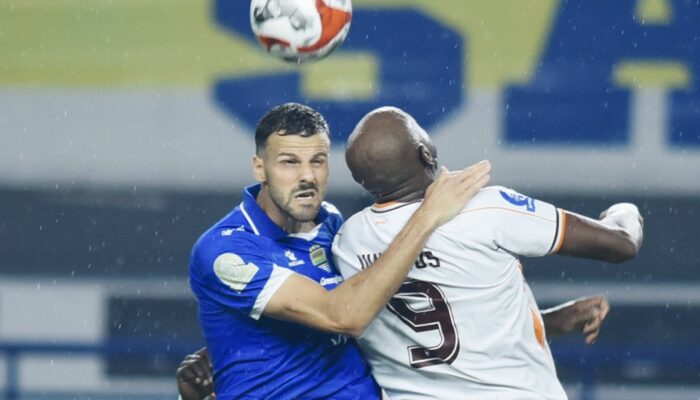 Persib Tak Terbendung! Maung Bandung Jinakkan Borneo 3-1, Sinyal Serius Rebut Puncak Klasemen