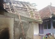 Hujan Lebat Picu Rumah Roboh di Sukaraja Tasikmalaya, Dua KK Kehilangan Tempat Tinggal