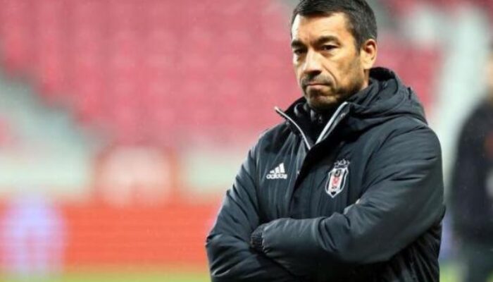 Dua Kandidat Pelatih Timnas Indonesia Terungkap: Van Bronckhorst dan Herdman Masuk Radar PSSI