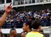 Tertangkap Kamera, Van Basty Sousa Acungkan Jari Tengah ke Arah Bobotoh