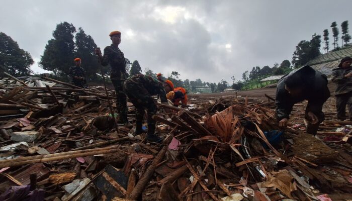 Longsor di Cisarua Bandung Barat Timpa Latihan Pra­tugas Marinir, 4 Prajurit TNI AL Meninggal