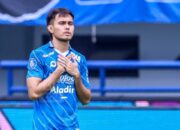 “Persib Selalu Jadi Bagian Terbaik,” Curhat Haru Rezaldi Hehanussa Usai Resmi Dipinjamkan ke Persik