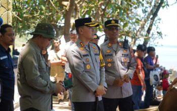 Kapolres Tasikmalaya Cek Pos Pam Pantai Cipatujah, Pastikan Wisatawan Aman Saat Libur Lebaran