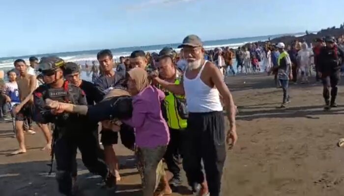 Tragis! Niat Menolong Bocah, Pria 47 Tahun Justru Tewas Tenggelam di Pantai Padabumi