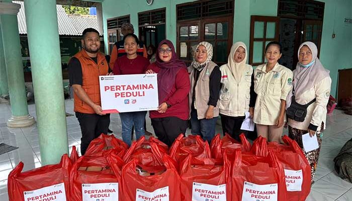 Pertamina Patra Niaga Regional JBB Hadir Berikan Bantuan di Posko Pengungsian SPBE Cimuning